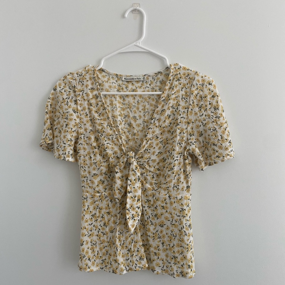 Abercrombie floral front tie top. Size XS. Never worn